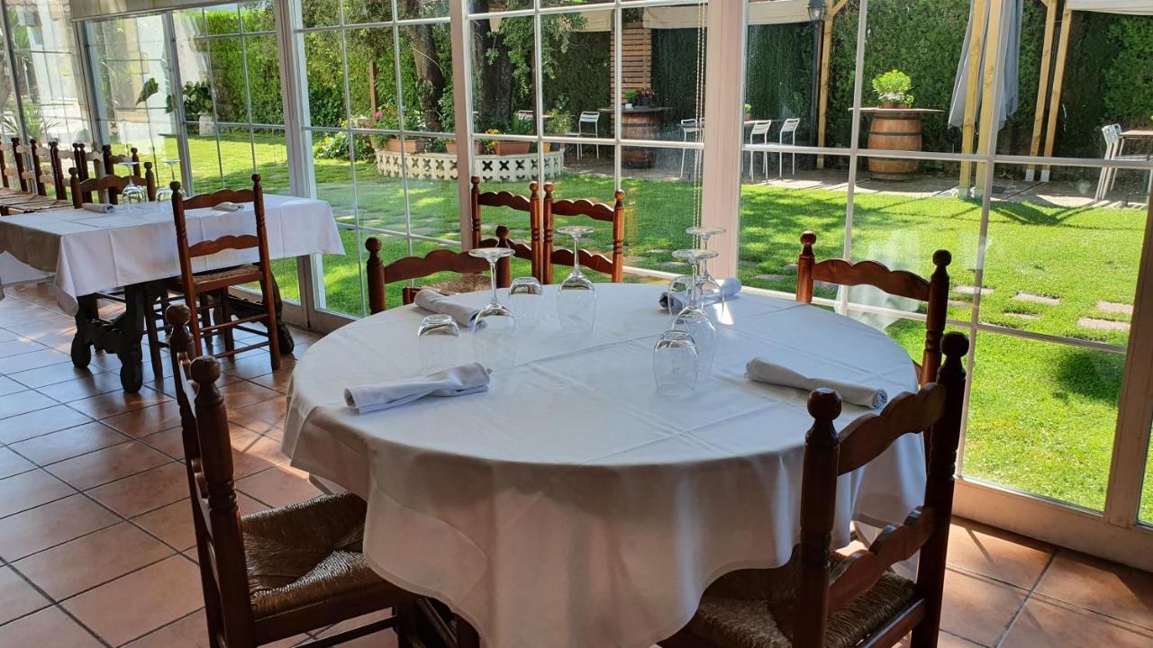 Hotel Restaurant El Bosc Banyeres del Penedes ภายนอก รูปภาพ