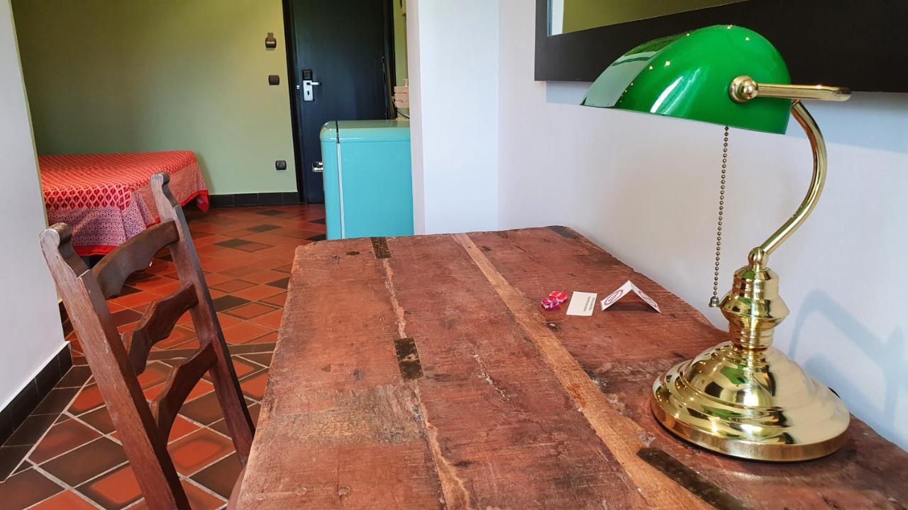 Hotel Restaurant El Bosc Banyeres del Penedes ภายนอก รูปภาพ