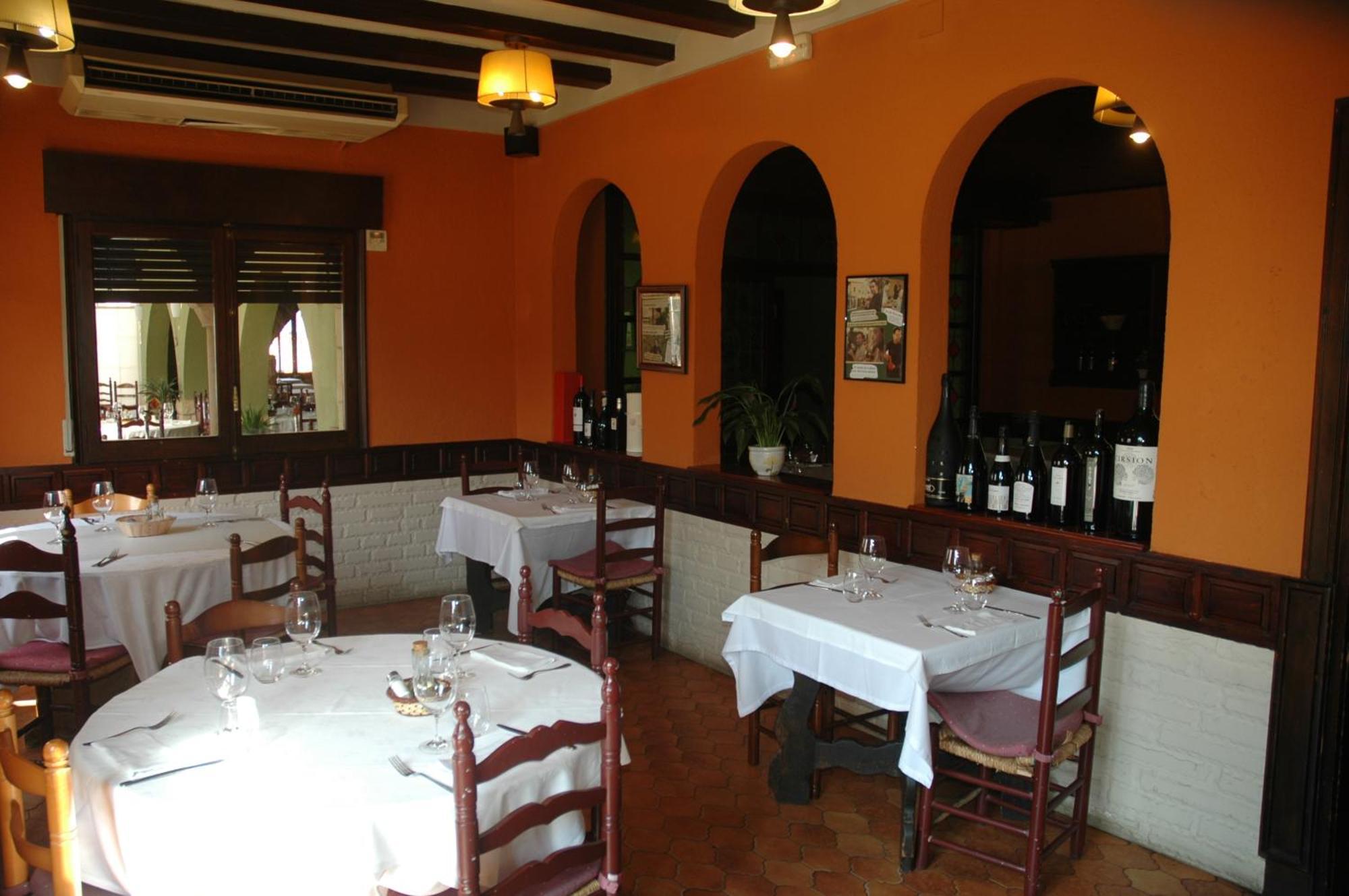 Hotel Restaurant El Bosc Banyeres del Penedes ภายนอก รูปภาพ