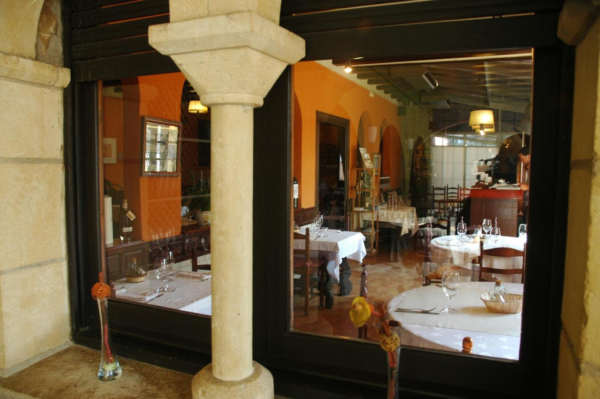 Hotel Restaurant El Bosc Banyeres del Penedes ภายนอก รูปภาพ