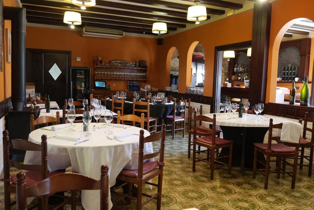Hotel Restaurant El Bosc Banyeres del Penedes ภายนอก รูปภาพ