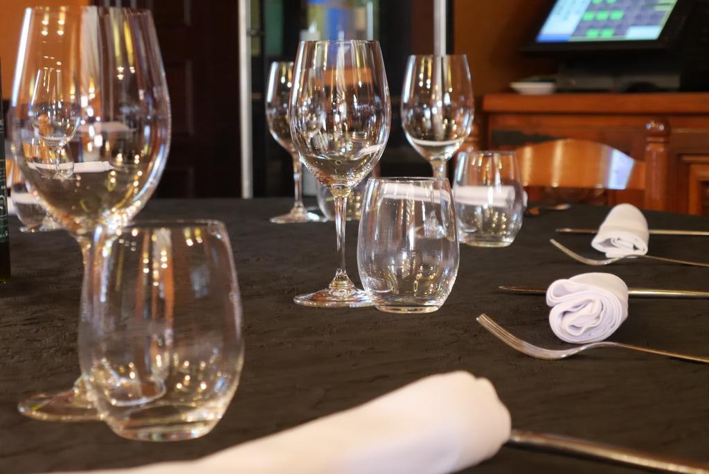 Hotel Restaurant El Bosc Banyeres del Penedes ภายนอก รูปภาพ