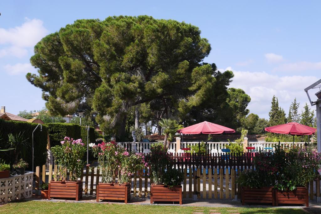 Hotel Restaurant El Bosc Banyeres del Penedes ภายนอก รูปภาพ