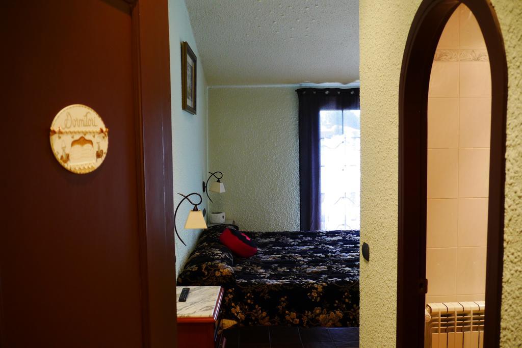 Hotel Restaurant El Bosc Banyeres del Penedes ภายนอก รูปภาพ