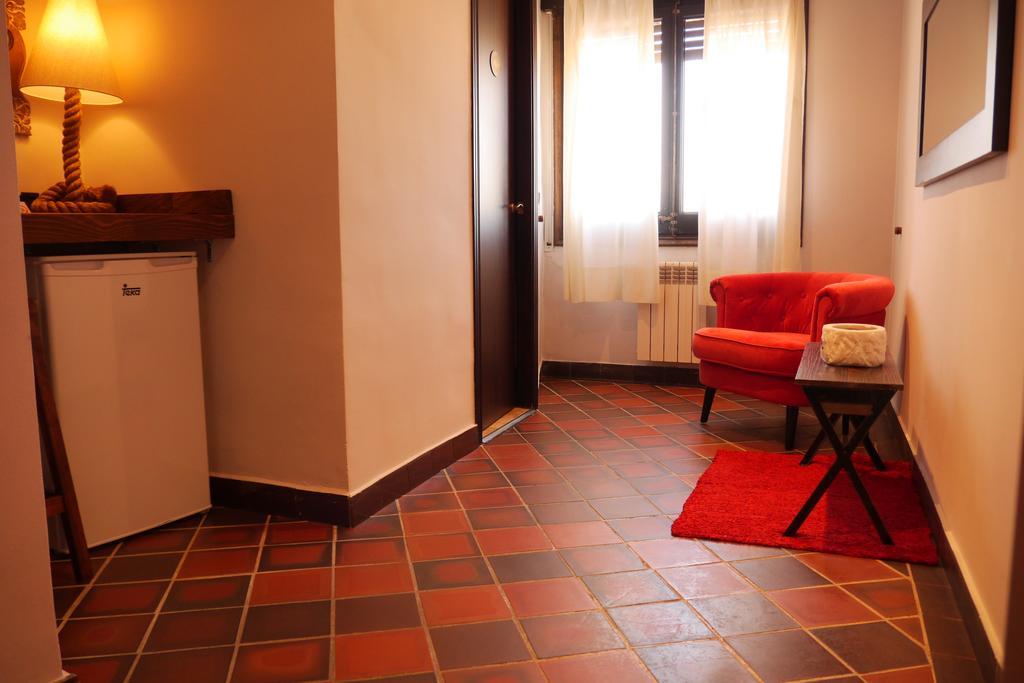 Hotel Restaurant El Bosc Banyeres del Penedes ภายนอก รูปภาพ